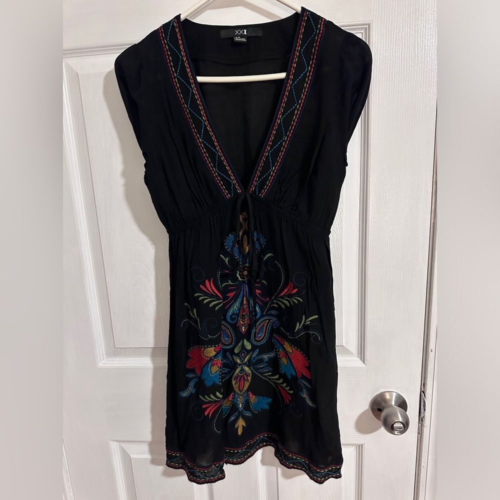 BoHo Black Peasant Embroidered Floral Dress Size Small Forever 21 + Medium Tank